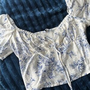 Floral Blue and White cropped Women's Top